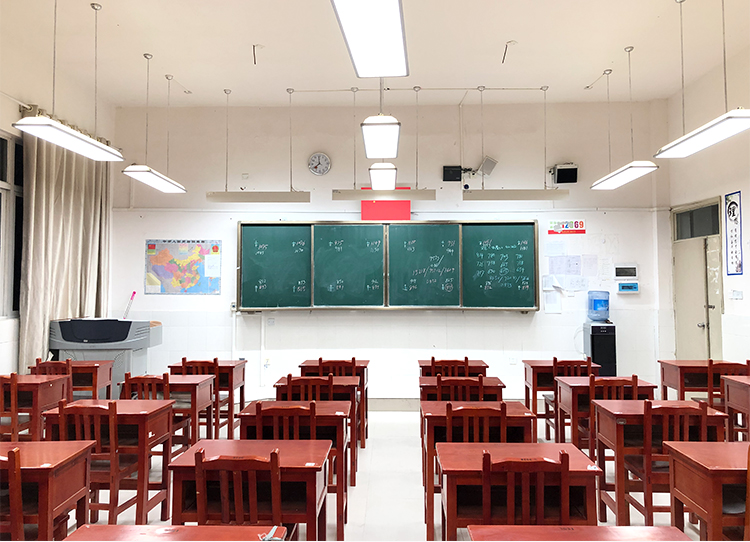 2021国标LED专用教室护眼灯的优势